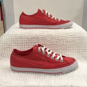 Pink Nike Go canvas sneakers women’s size 8